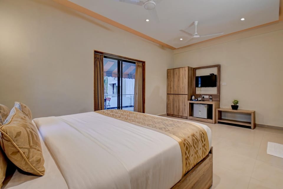 Bed, TV and multimedia, Photo of the whole room, Evening entertainment, Bedroom, minibar
