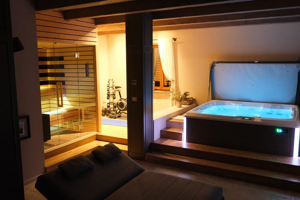 Hot Tub, Sauna, Spa and wellness centre/facilities