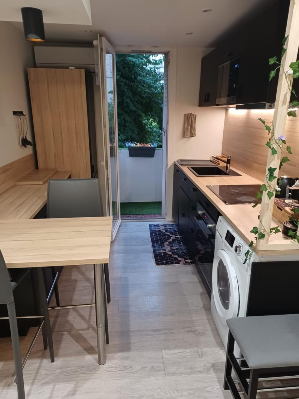 Kitchen or kitchenette, minibar, pet friendly, stove