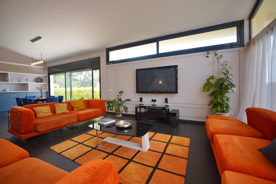 Villa de lujo de 4 dormitorios, piscina y barbacoa Villa in Baix Empordà