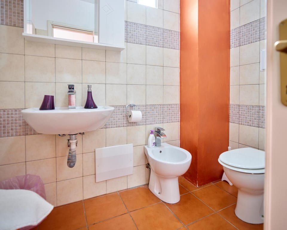 Toilet, Bathroom