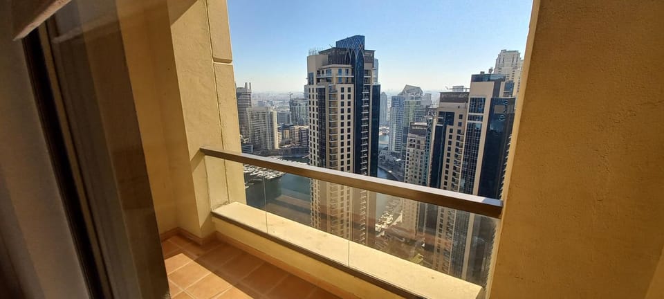 View (from property/room), Balcony/Terrace, City view