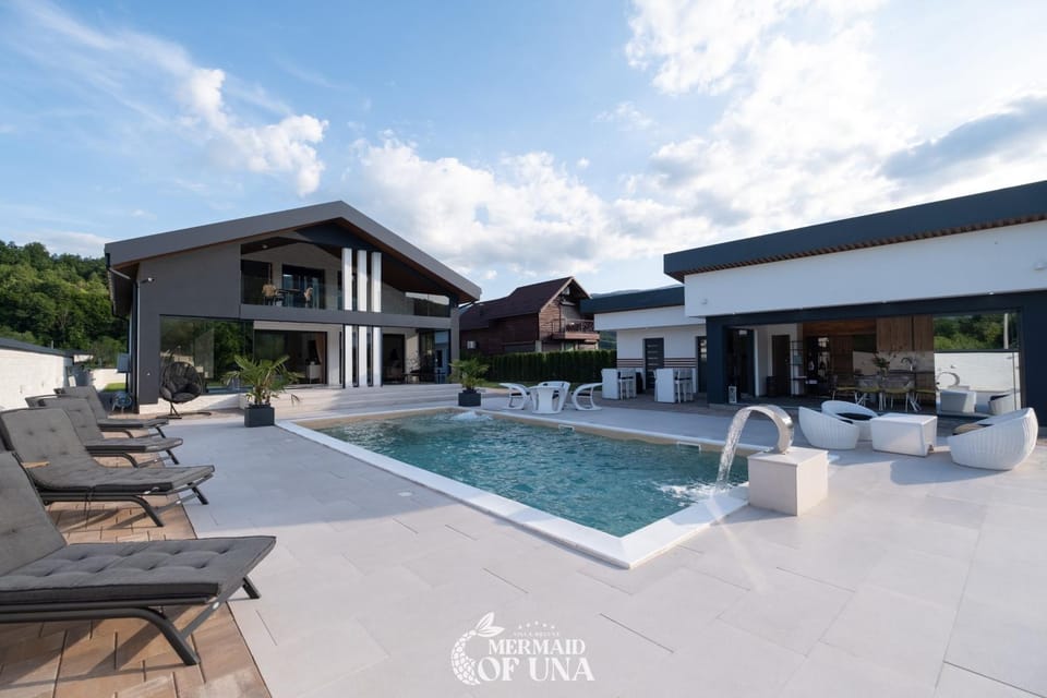 Property building, View (from property/room), Seating area, Pool view, Area and facilities, Swimming pool, Inner courtyard view, sunbed