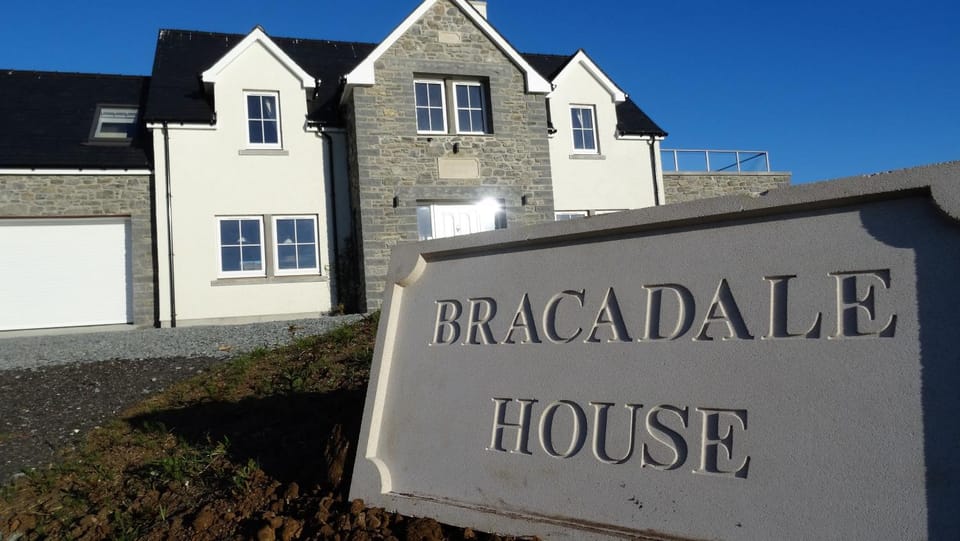 Property building, Property logo or sign