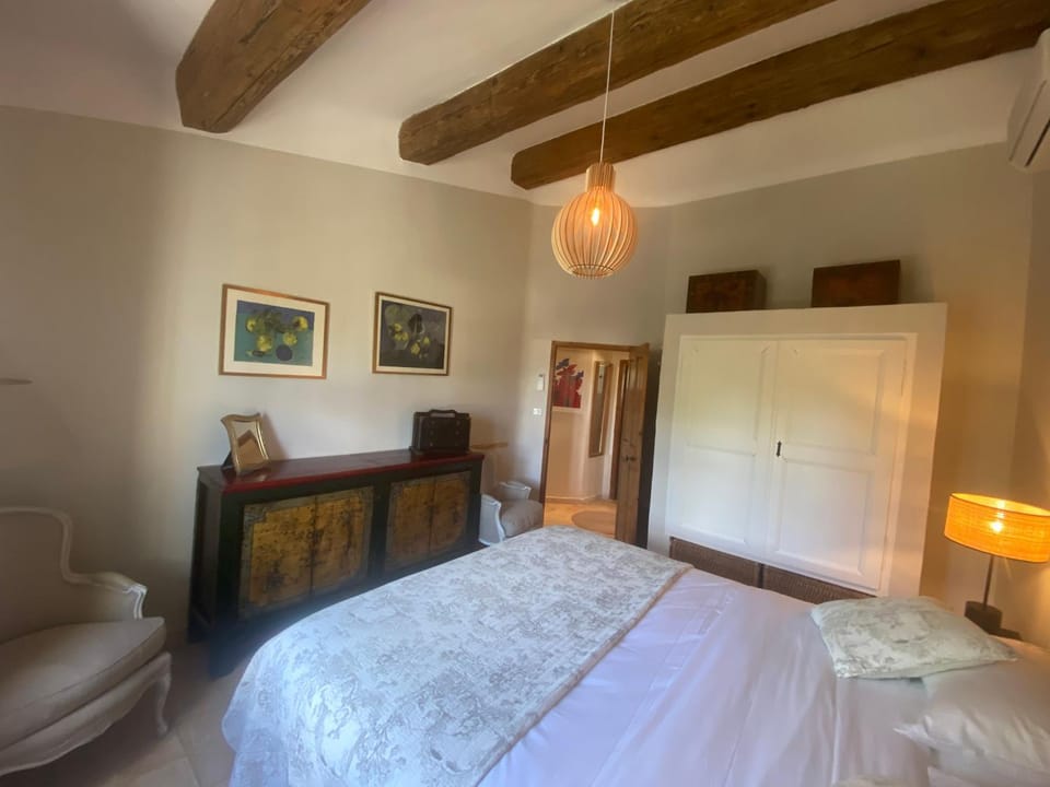 La PARADOUNE 1 Bed and Breakfast in Arles