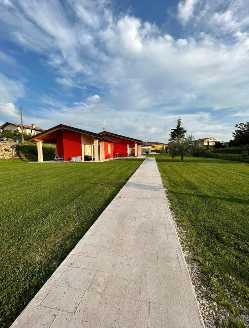 Property building, Day, Natural landscape, Garden, Garden view
