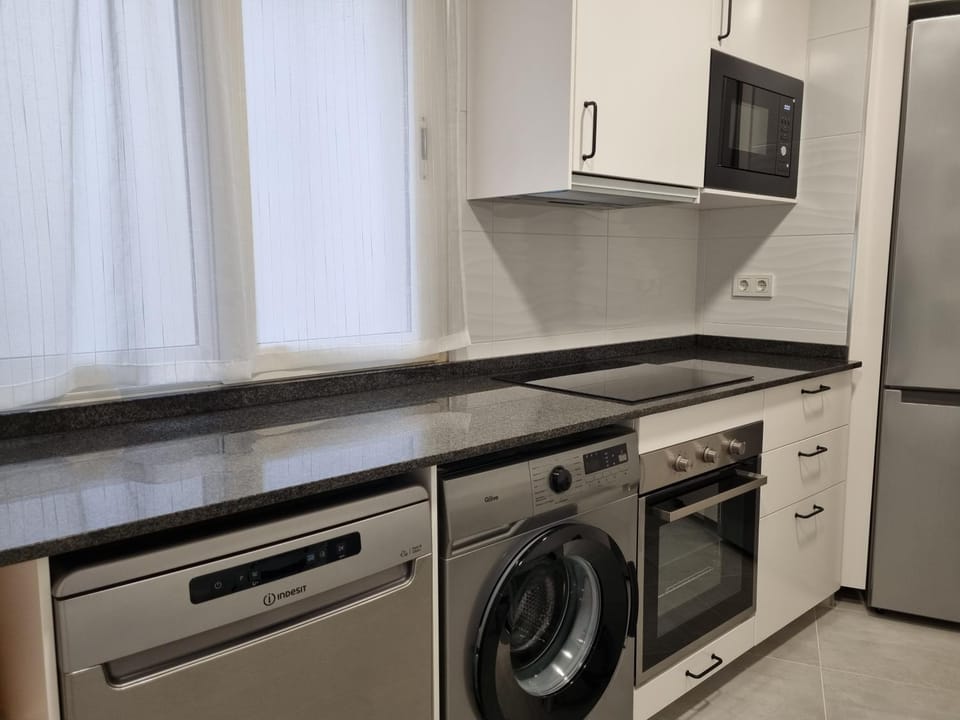 Moderno 143A Céntrico 3 Habitaciones by R2R Apartment in Gijón