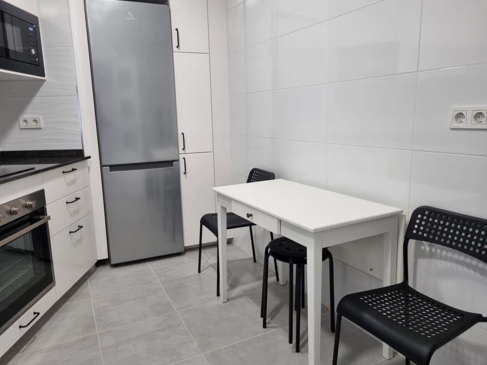 Moderno 143A Céntrico 3 Habitaciones by R2R Apartment in Gijón