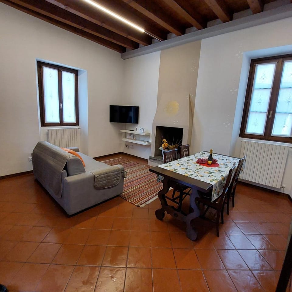 TV and multimedia, Living room, Seating area, Dining area, Evening entertainment