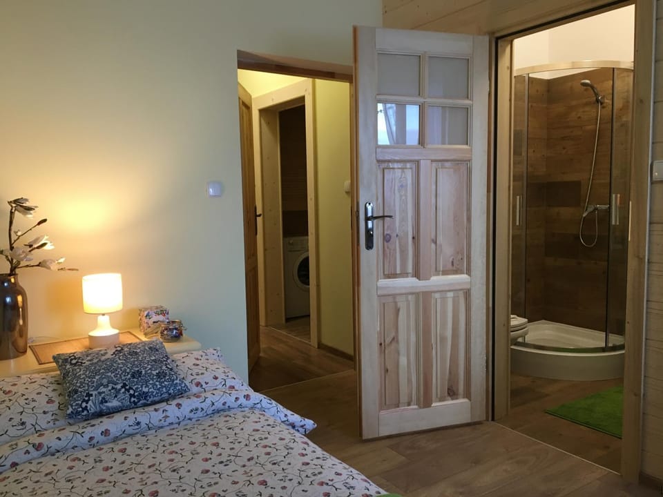 Bathroom, Photo of the whole room, Bedroom