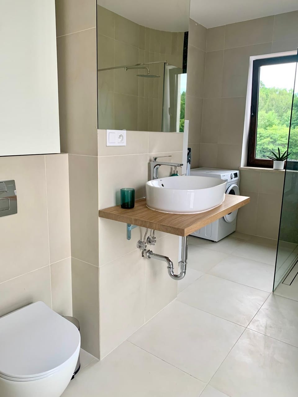 Toilet, Bathroom, towels