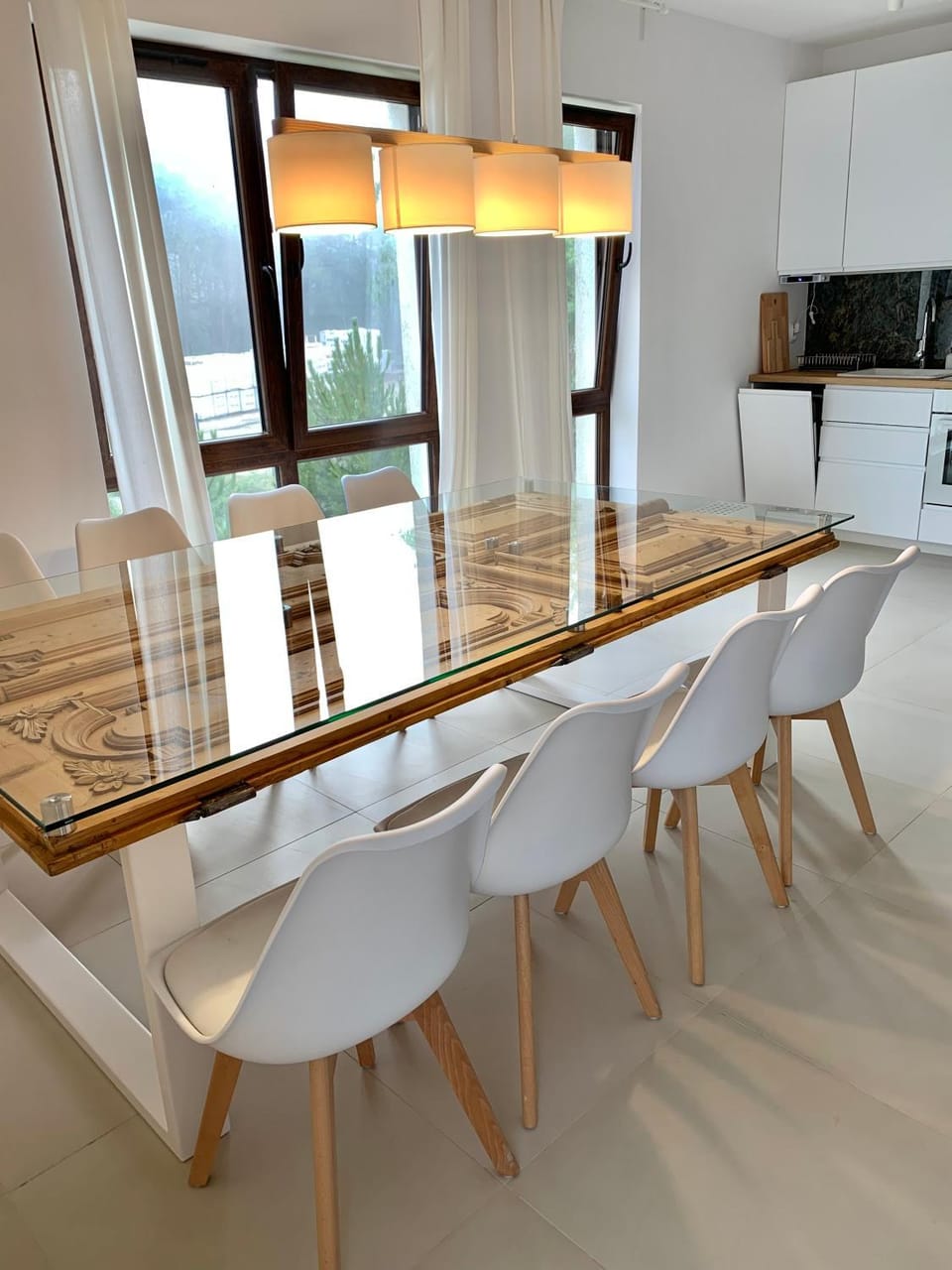 Kitchen or kitchenette, Seating area, Dining area