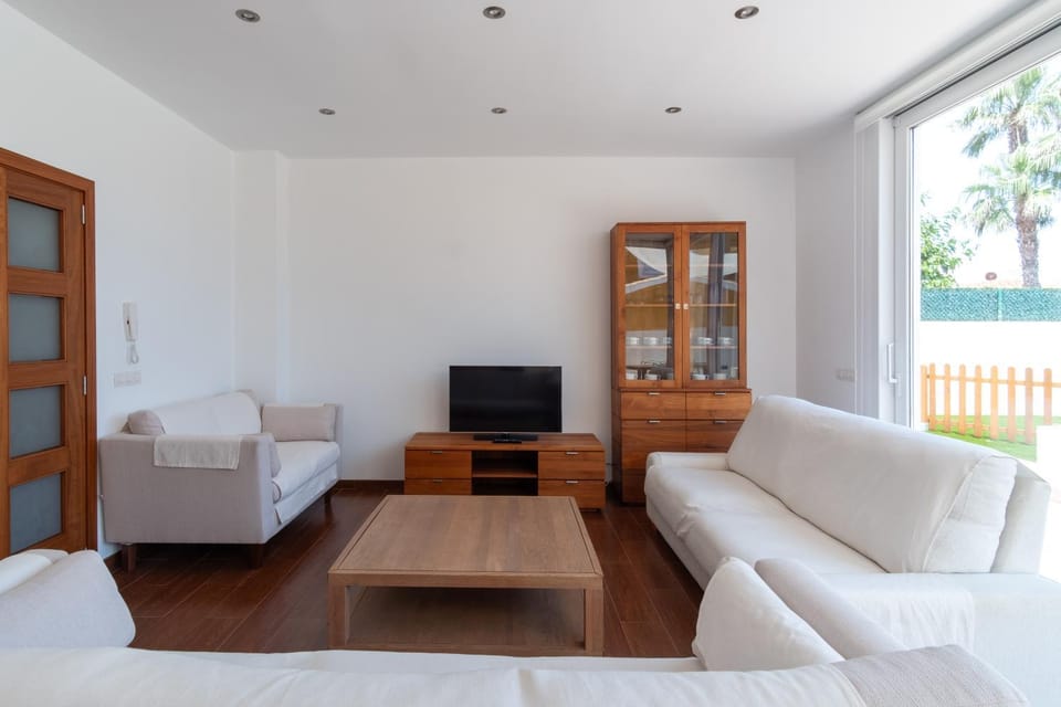 TV and multimedia, Living room, air conditioner, air conditioner