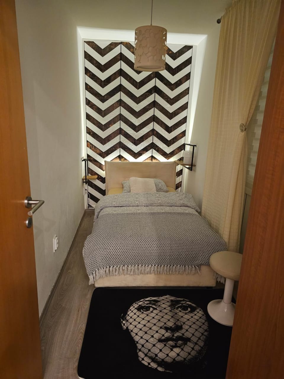 Bed, Photo of the whole room, Bedroom