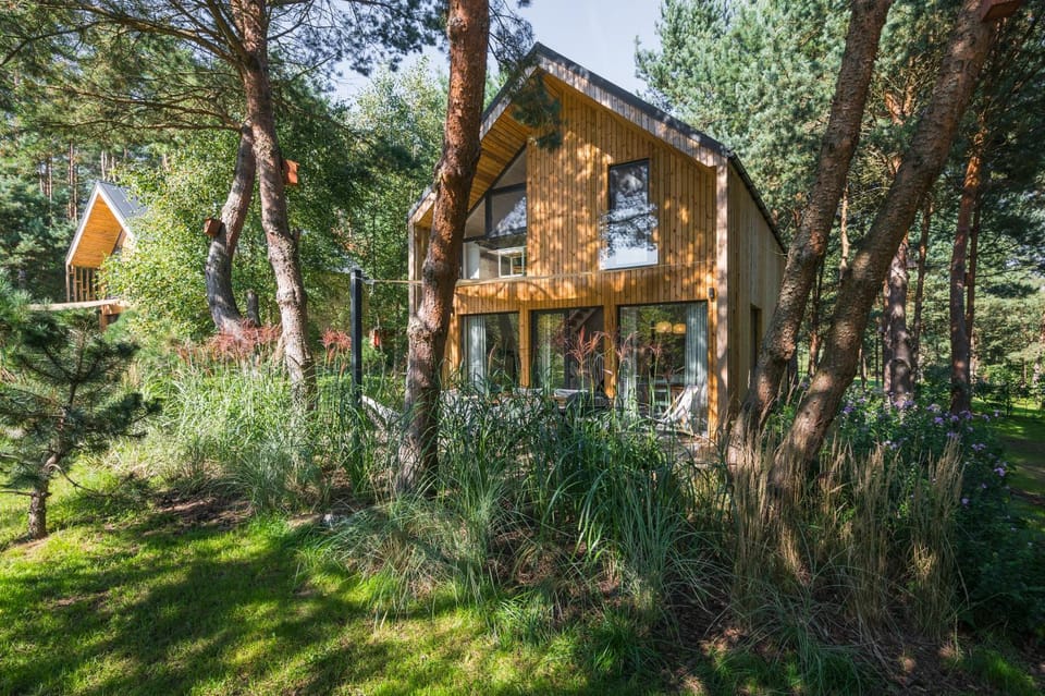 Property building, Spring, Day, Natural landscape, Garden, Garden view