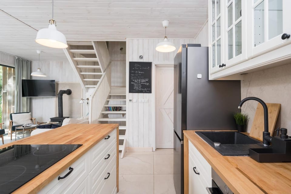 Kitchen or kitchenette, dishwasher, oven, pet friendly, stove