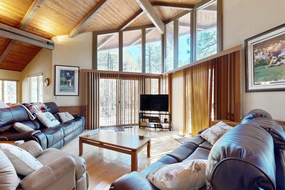 Home in the Pines House in Munds Park
