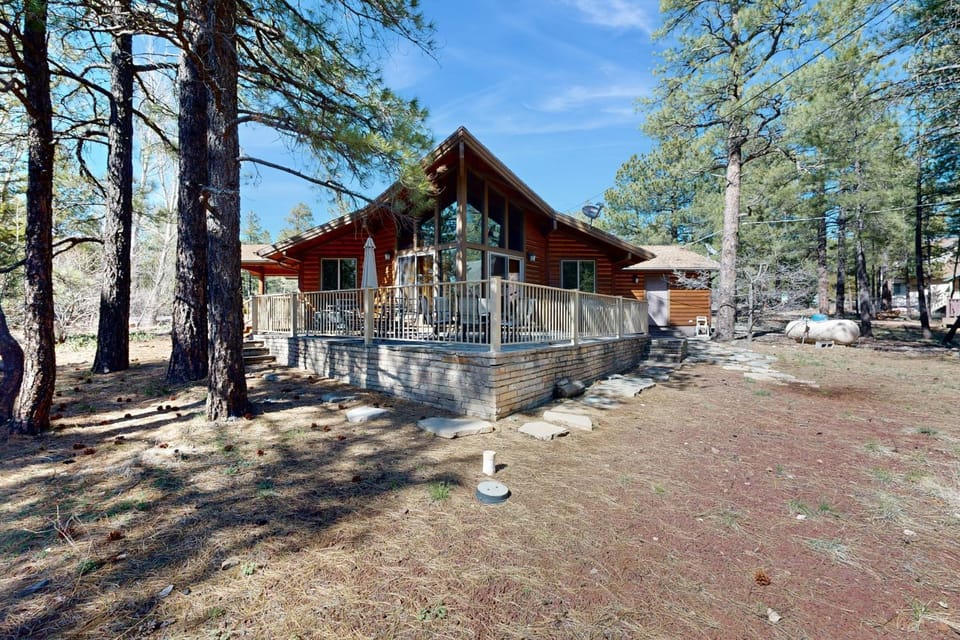 Home in the Pines House in Munds Park
