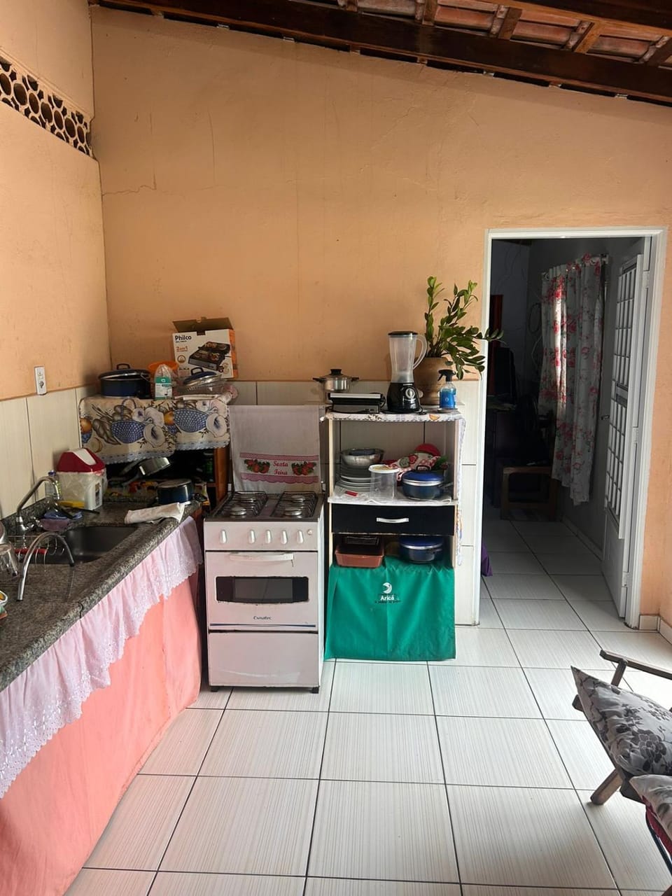 Edícula Inteira, prox Shopping Estação Apartment in State of Mato Grosso, Brazil