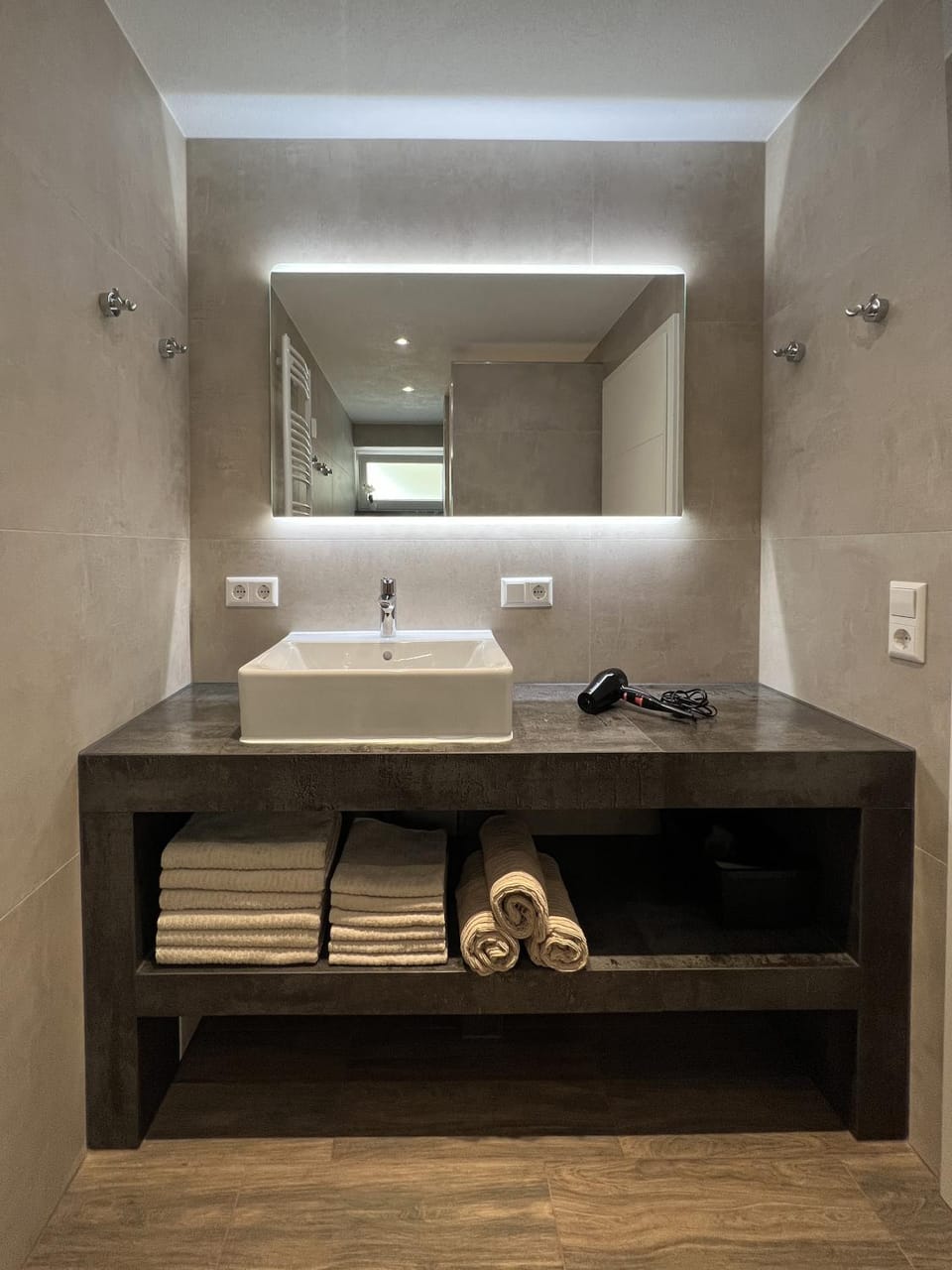 Bathroom, heating, towels