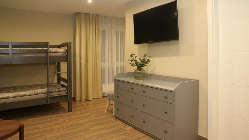 TV and multimedia, Living room, bunk bed