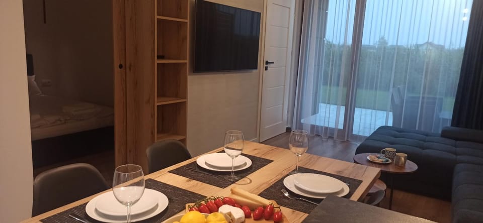 Garden, Seating area, Dining area