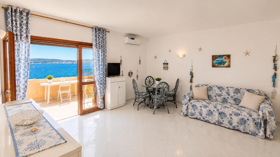 Appartamento Oltremare vista mare Apartment in Italy