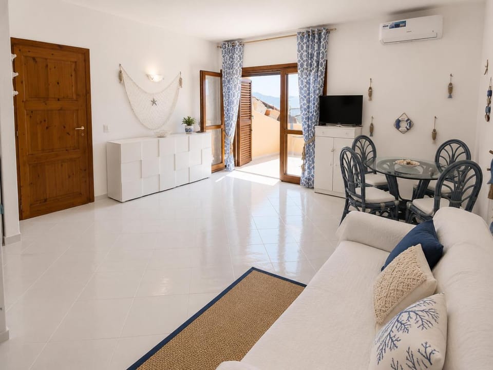 Appartamento Oltremare vista mare Apartment in Italy