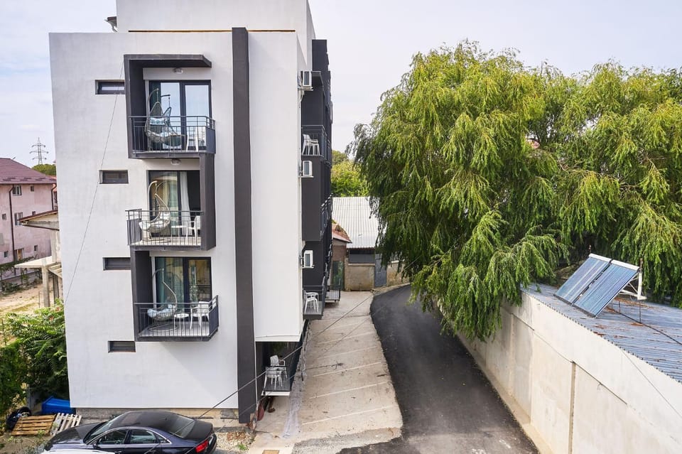 Property building, Balcony/Terrace
