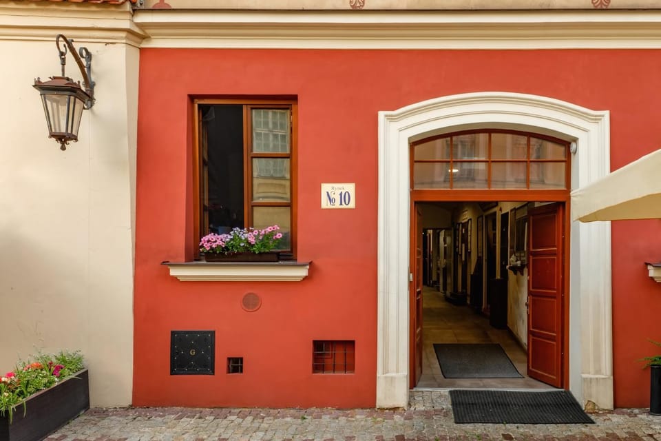 Facade/entrance