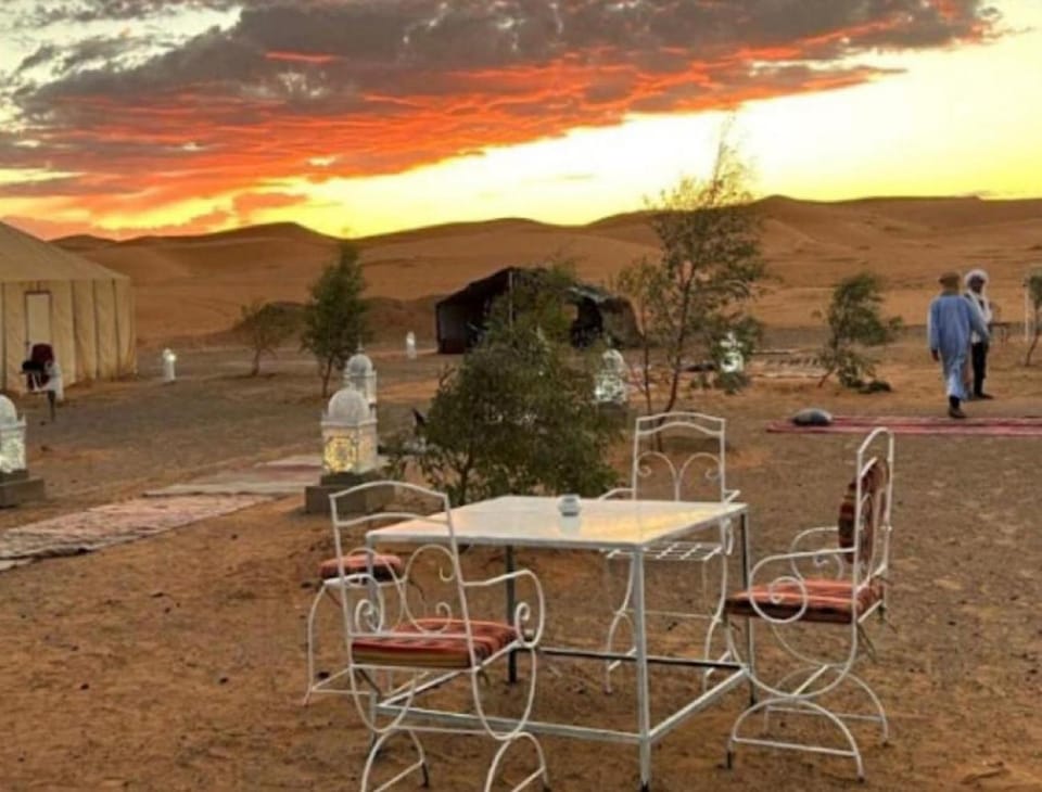 Day, People, Natural landscape, BBQ facilities, Mountain view, Sunset