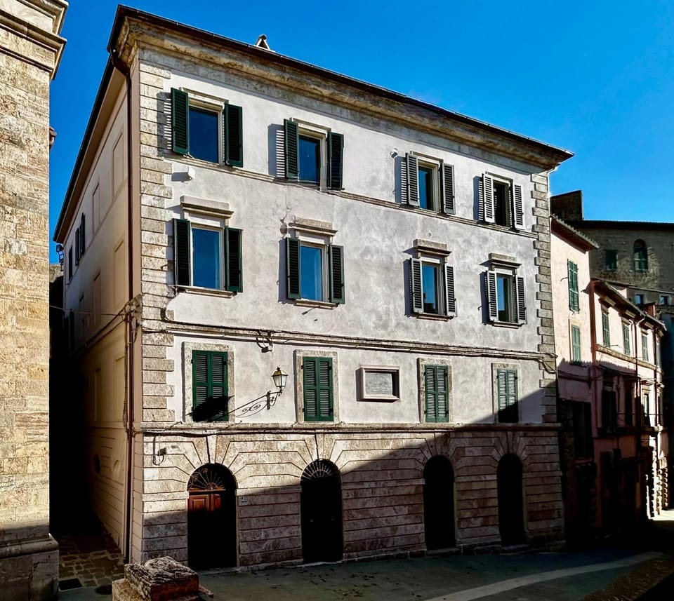 Property building, Day, Landmark view