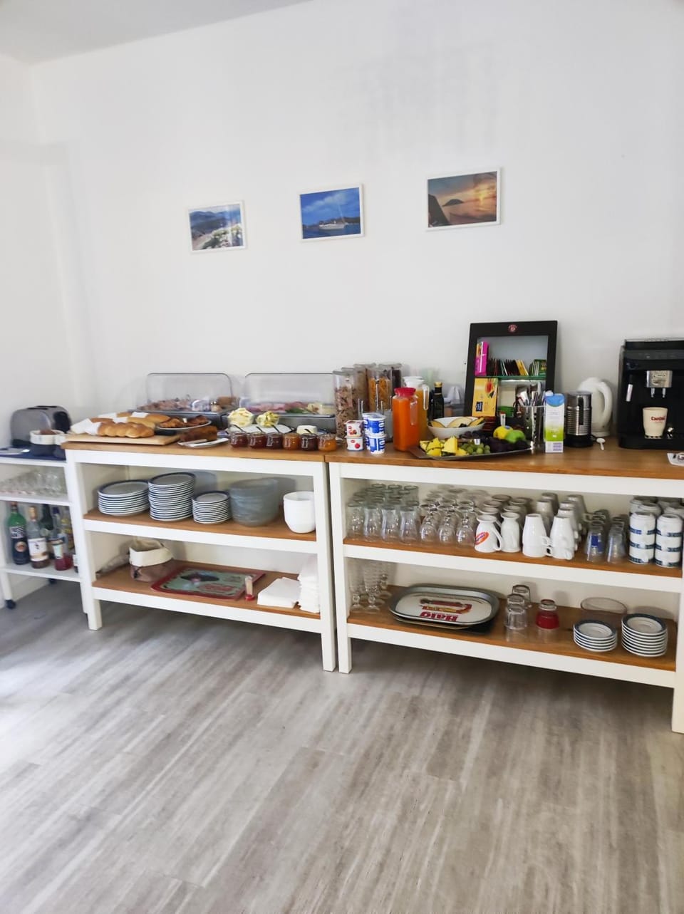 Coffee/tea facilities, Breakfast, Continental breakfast, Buffet breakfast, toaster