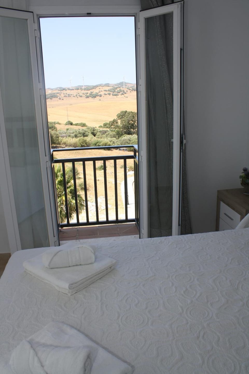 Bed, Balcony/Terrace, Bedroom, Mountain view