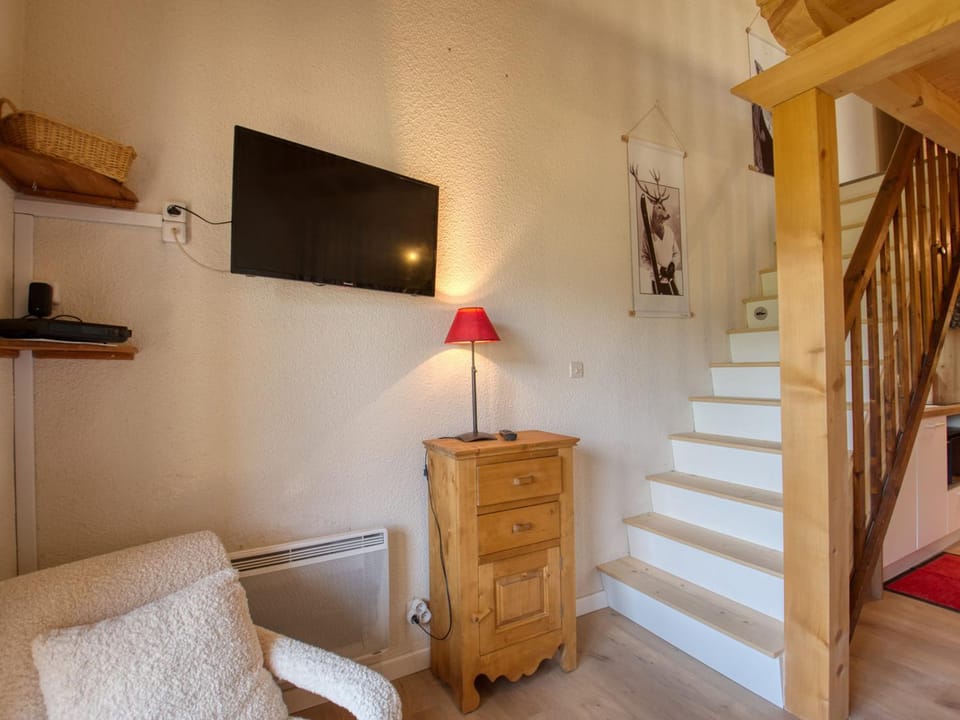 Duplex rénové 4 pers proche télécabine - FR-1-642-68 Cabin in Morillon