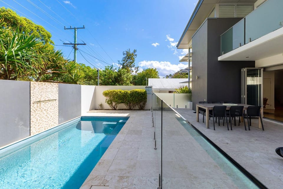 Anna Superbly Stylish Luxury Townhouse House in Noosa Heads