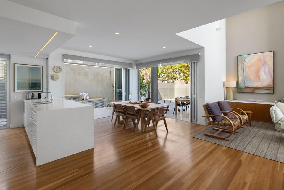 Anna Superbly Stylish Luxury Townhouse House in Noosa Heads