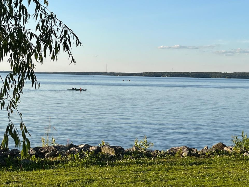 Property building, Day, Natural landscape, Activities, Summer, Fishing, View (from property/room), Windsurfing, Hiking, Lake view, Swimming pool, Sports
