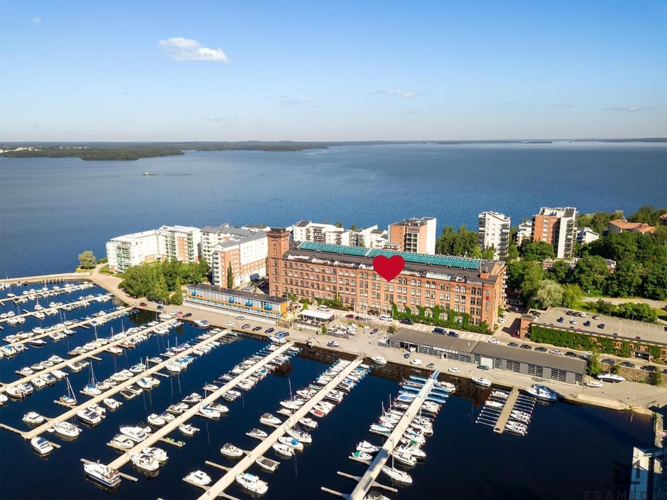Property building, Day, Natural landscape, Bird's eye view, Lake view, Location