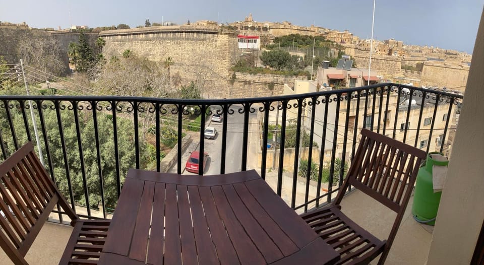 Patio, View (from property/room), Balcony/Terrace, Seating area, Street view