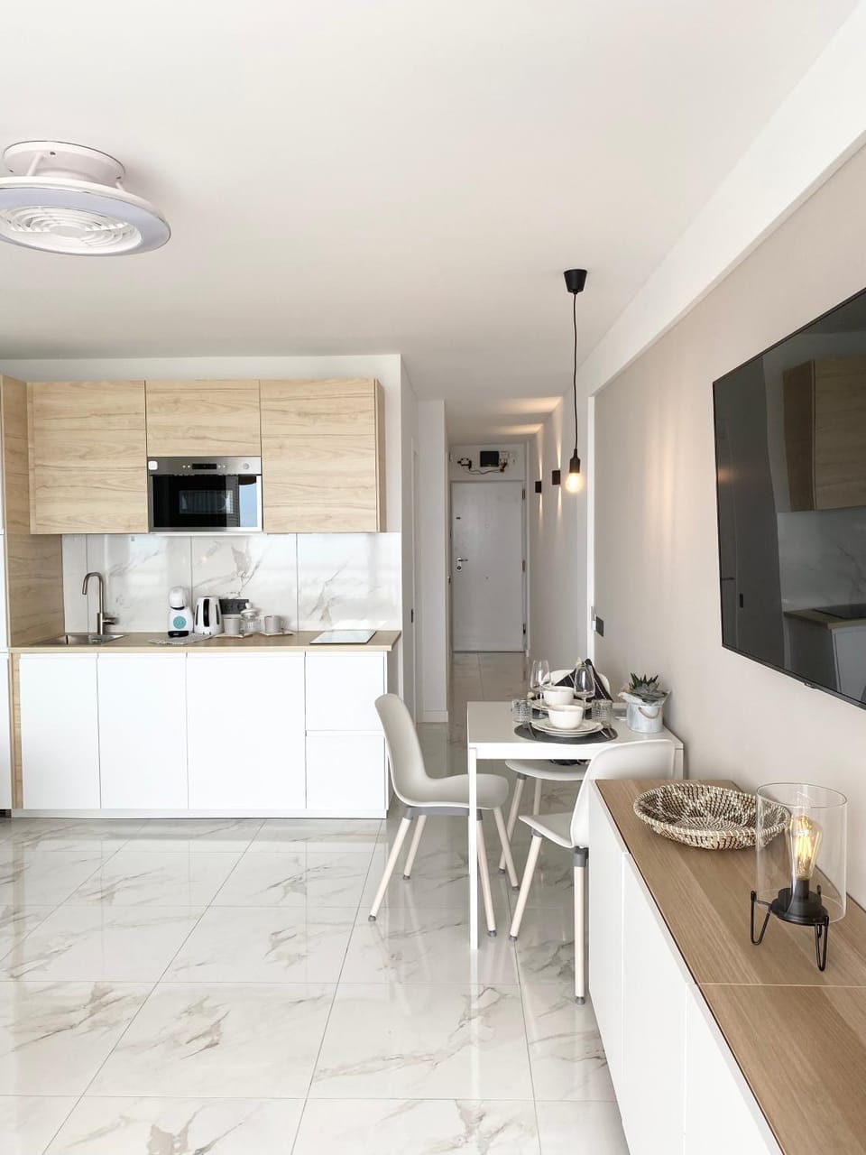 TV and multimedia, Kitchen or kitchenette, Dining area