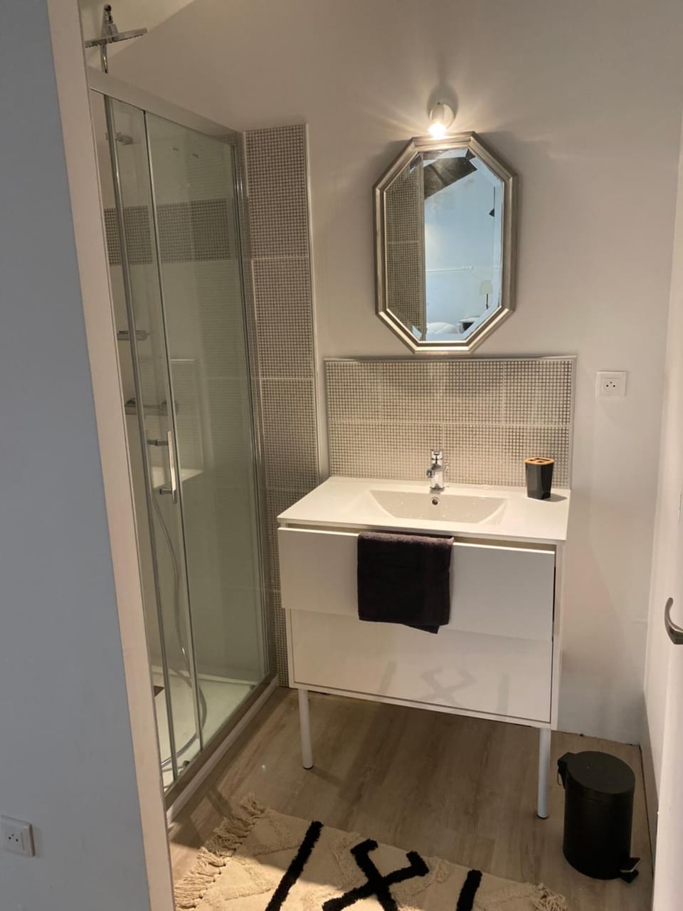 Bathroom, Bathroom