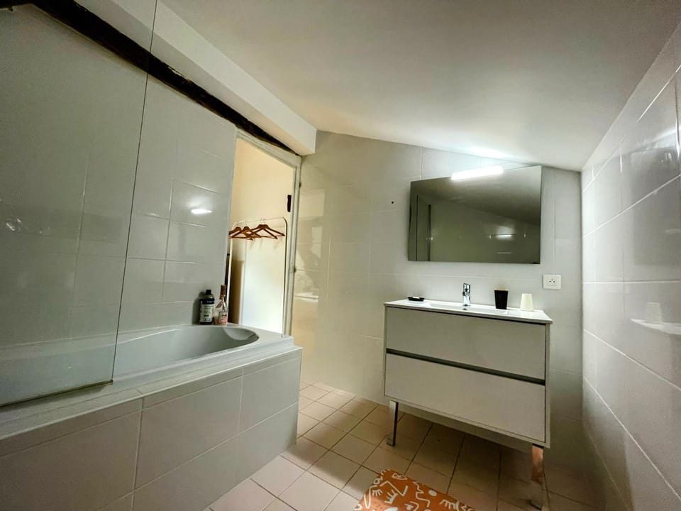 Bathroom, Bathroom