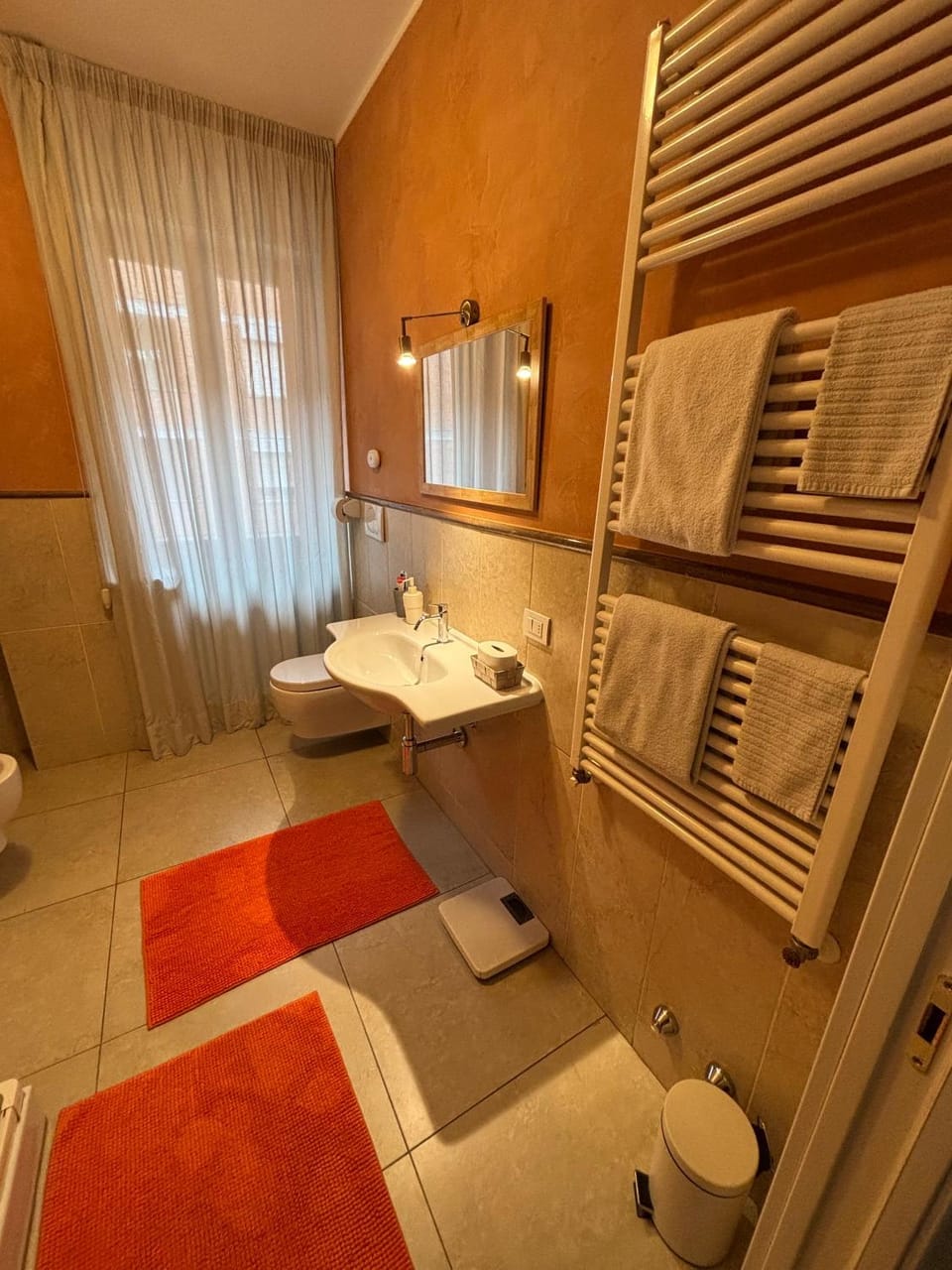 Spacious 2BR 2 Bathrooms 650m from Tower Modern Quiet Apartment in Pisa