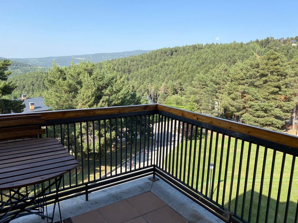 Balcony/Terrace, Mountain view