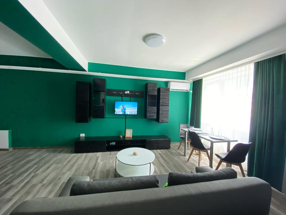TV and multimedia, Living room, Dining area, air conditioner