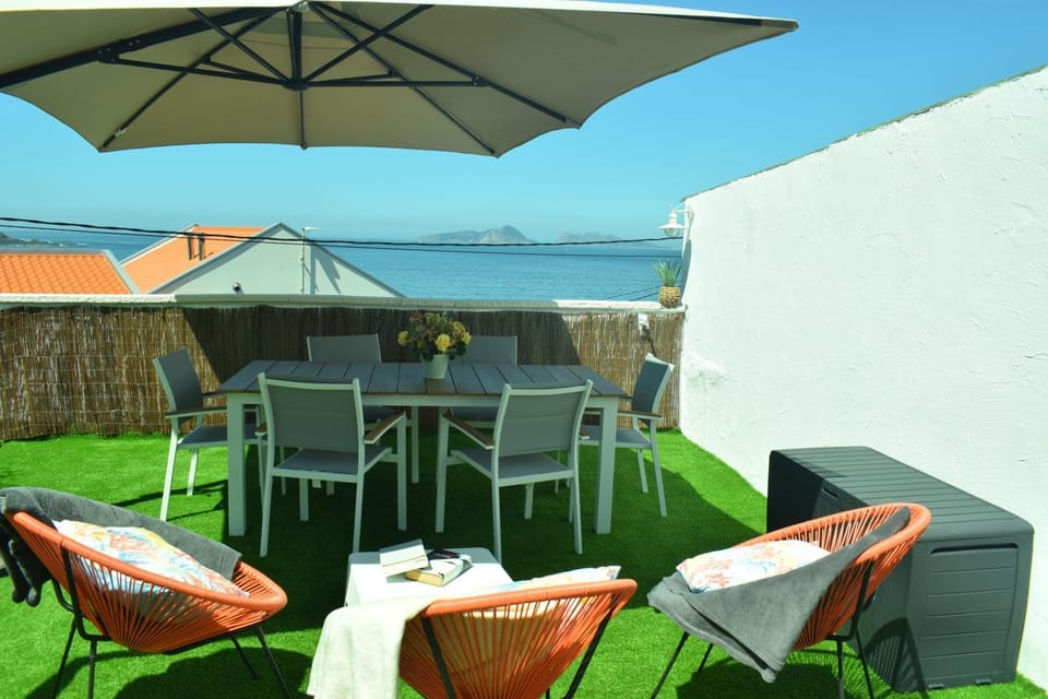 Day, Natural landscape, Garden, View (from property/room), Dining area, Sea view