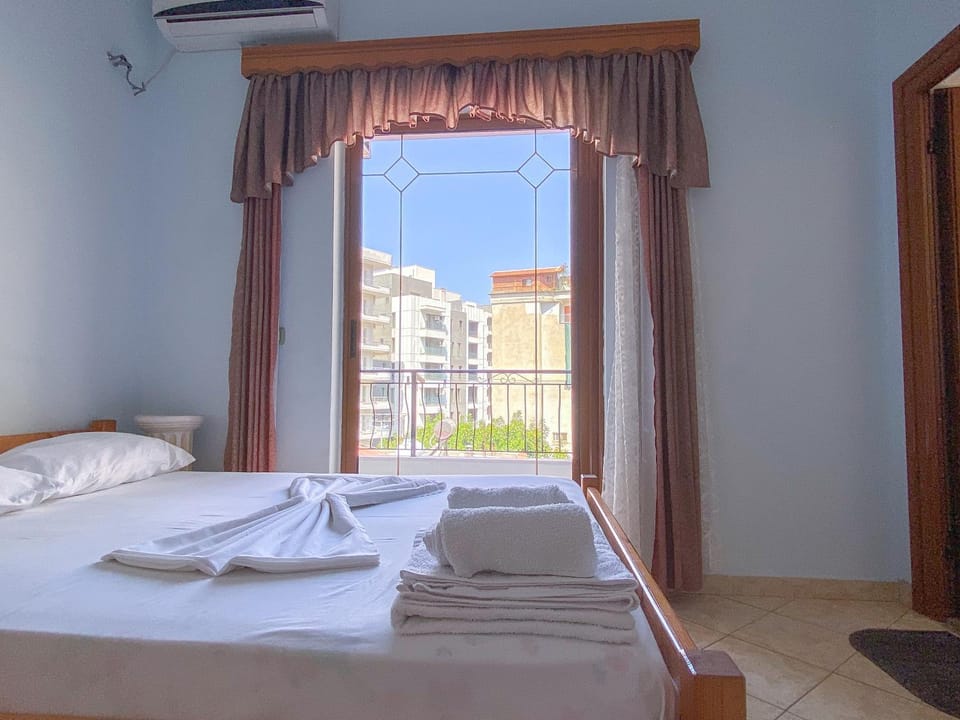 View (from property/room), Balcony/Terrace, Bedroom