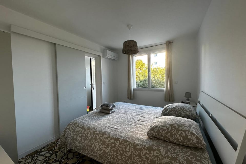 Bed, Photo of the whole room, Bedroom, wardrobe