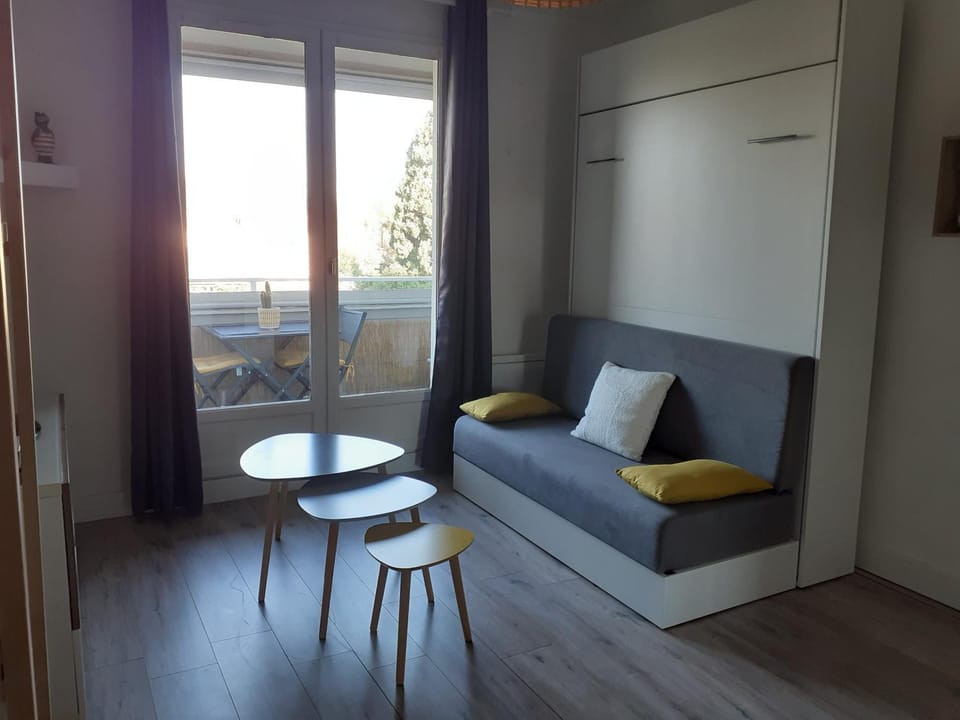 Studio Balcon Proche Hypercentre de Narbonne Apartment in Narbonne